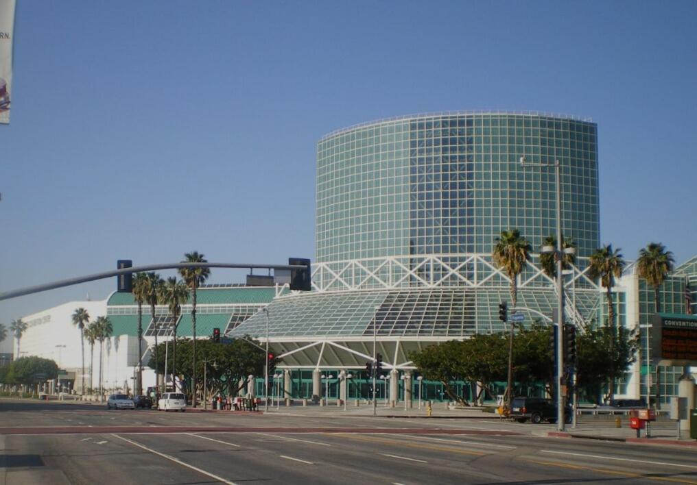 Dtla Loft, Parking, Pool, Gym, Steps To Crypto Arena *